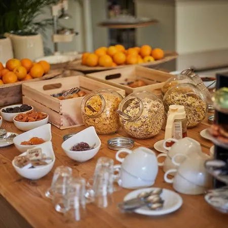 Hotell Mon Boutique 4*
